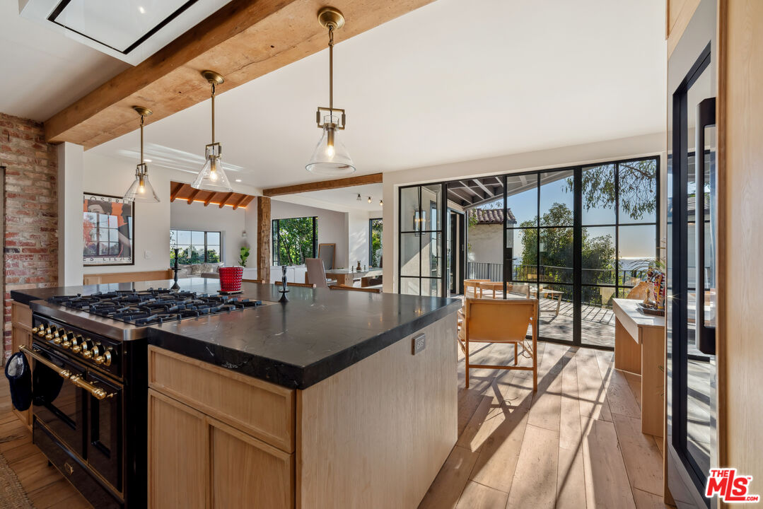 3351 Deronda Dr