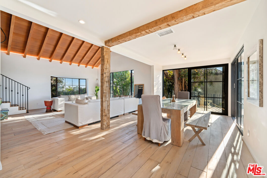 3351 Deronda Dr