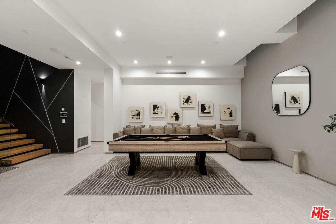 356 N La Jolla Ave