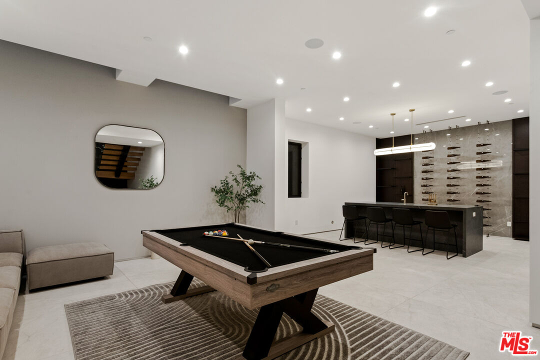 356 N La Jolla Ave