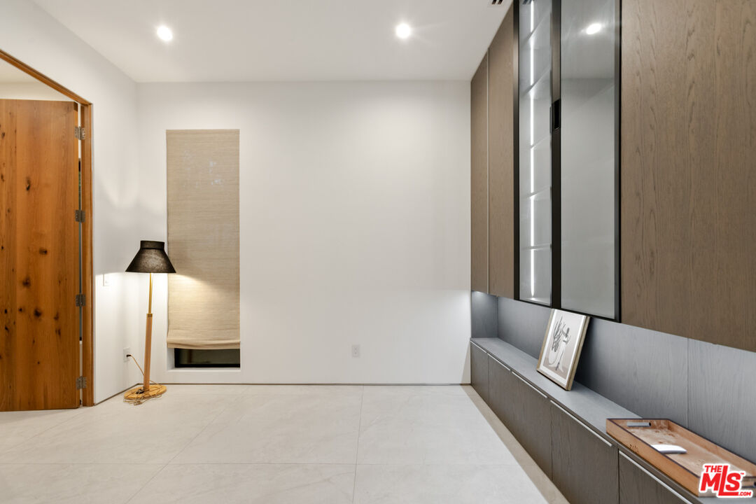 356 N La Jolla Ave