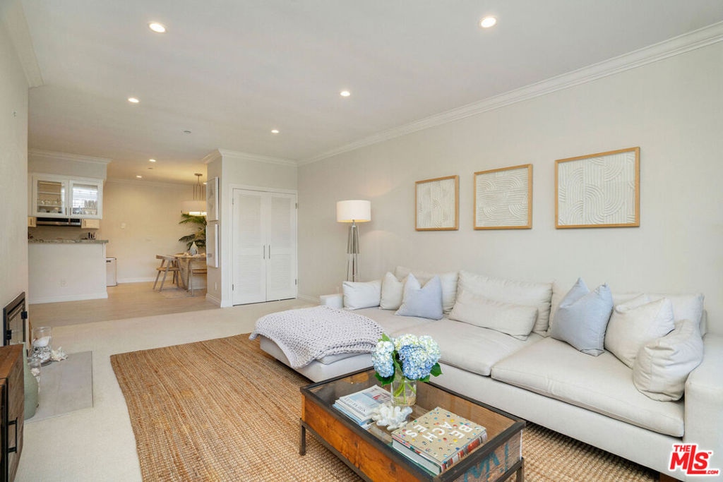 125 Montana Avenue 204