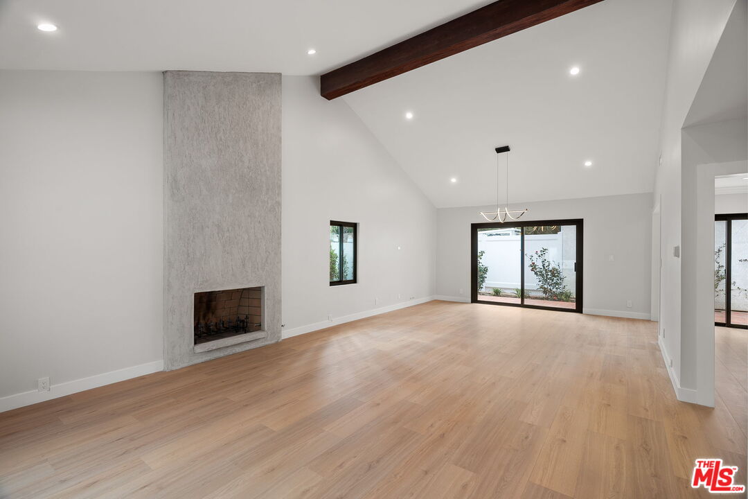 13746 Valleyheart Dr