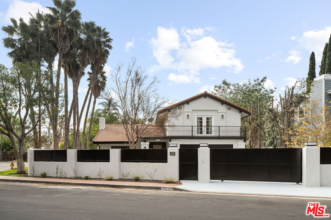 13746 Valleyheart Dr