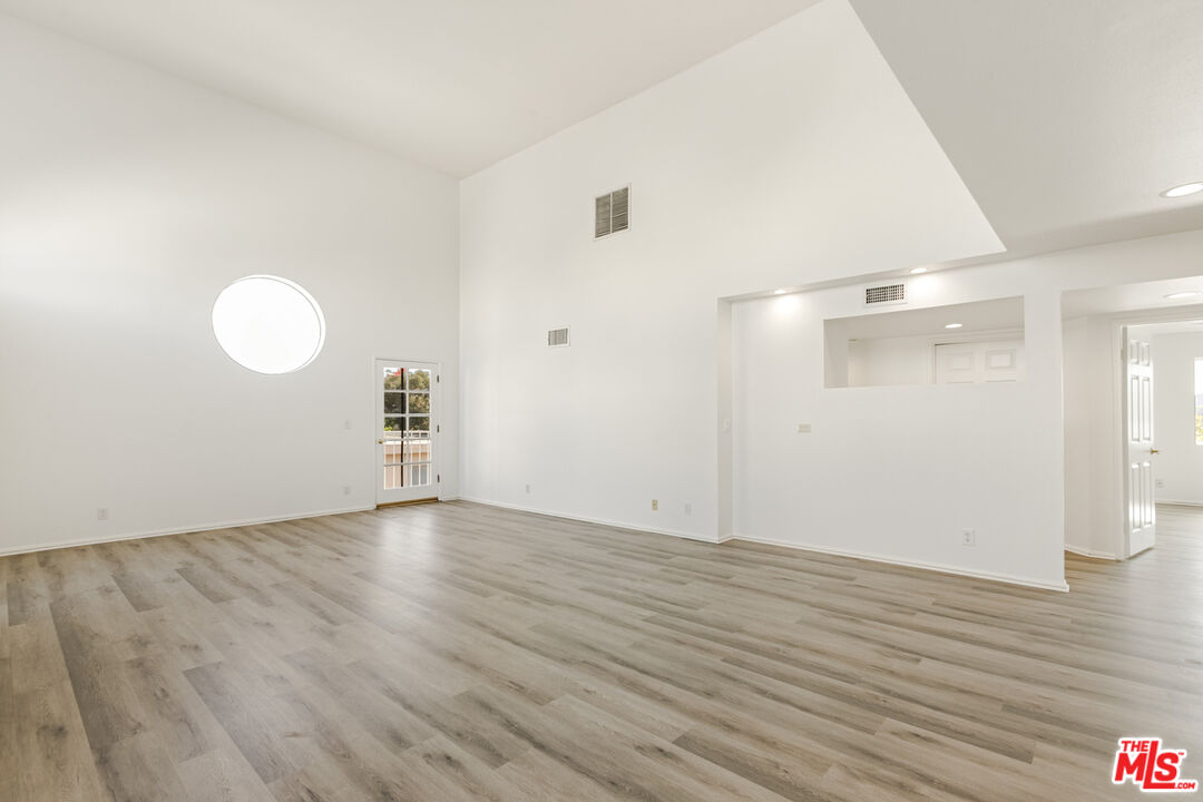 1250 S Westgate Ave Unit: 303