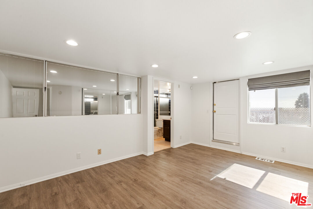1250 S Westgate Ave Unit: 303