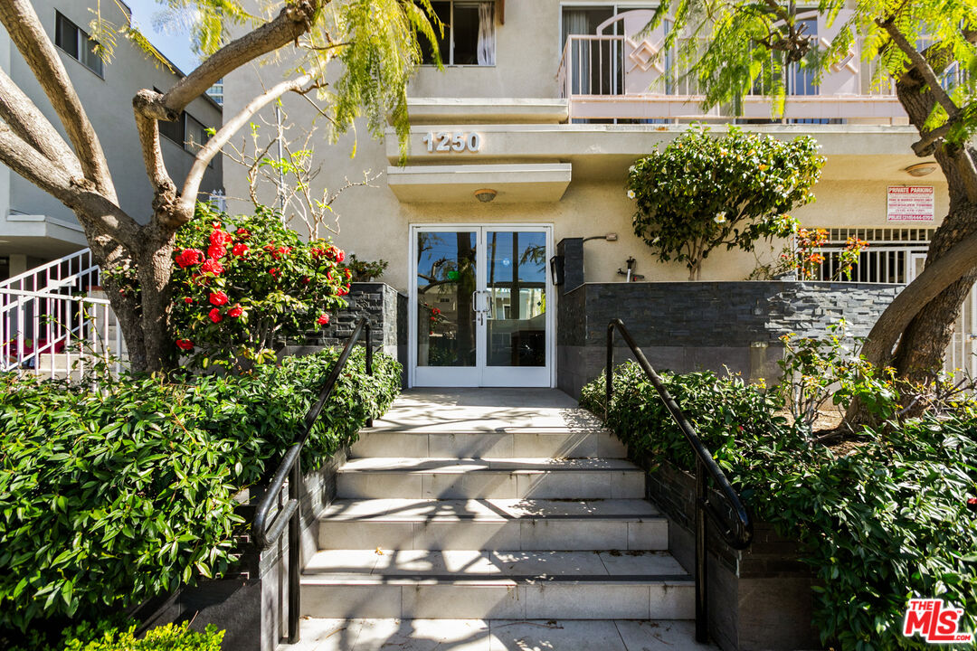 1250 S Westgate Ave Unit: 303