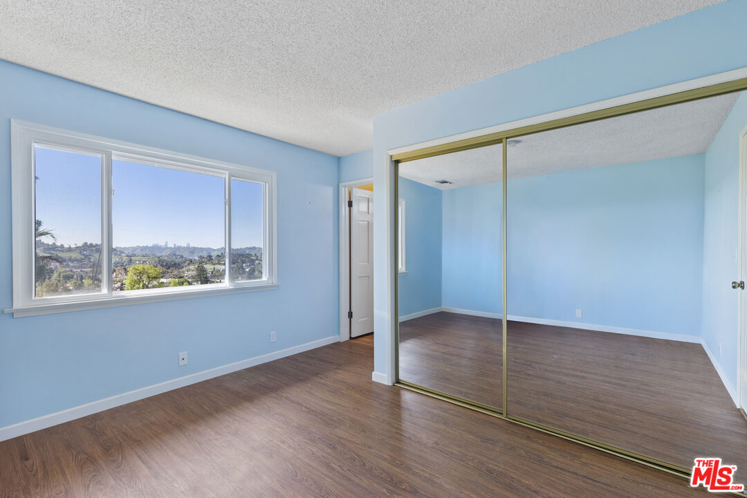 2768 Fyler Pl