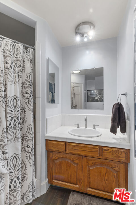 2768 Fyler Pl