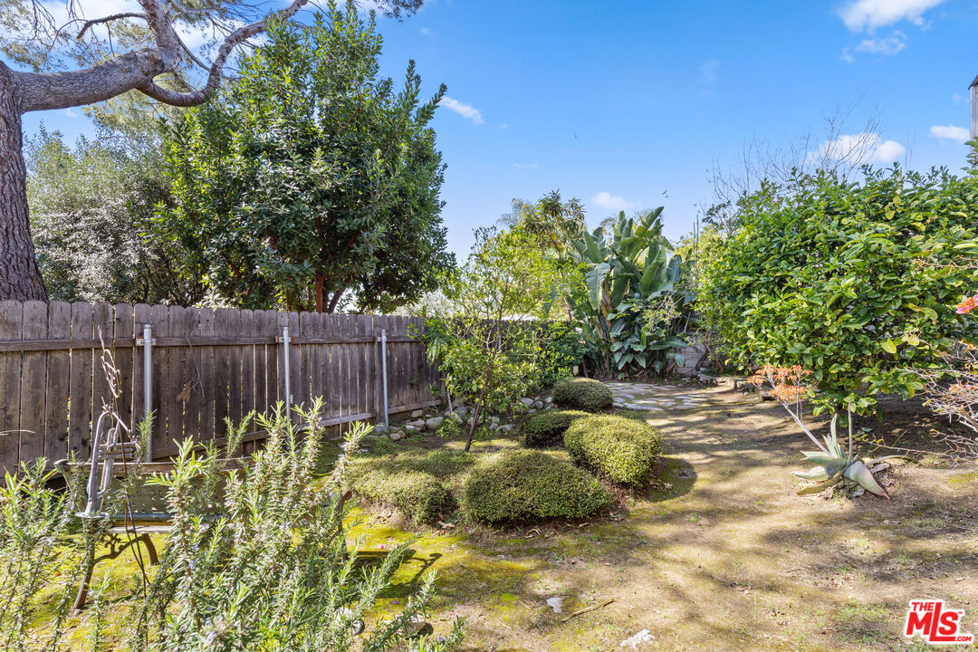 2768 Fyler Pl