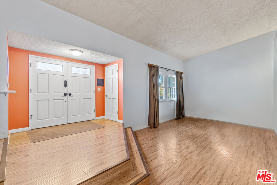 2768 Fyler Pl