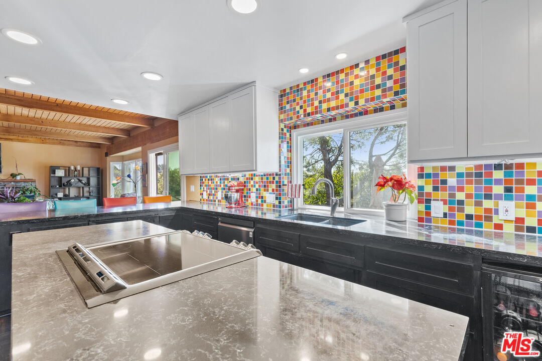 2768 Fyler Pl