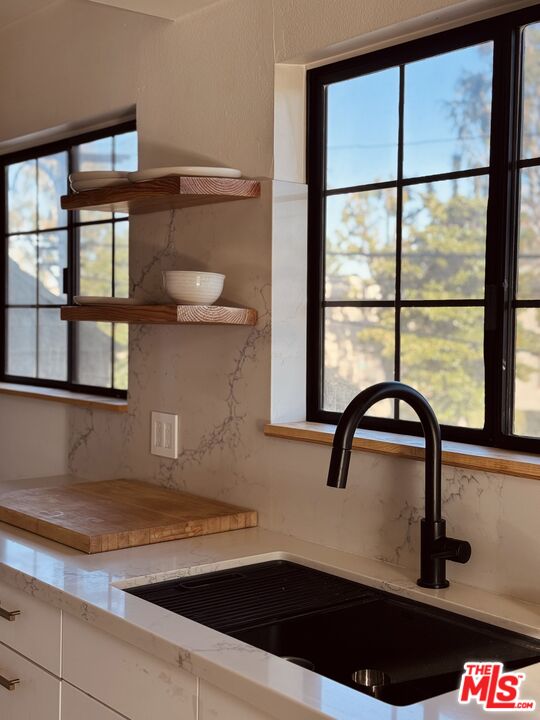 15146 Magnolia Blvd Unit: 1
