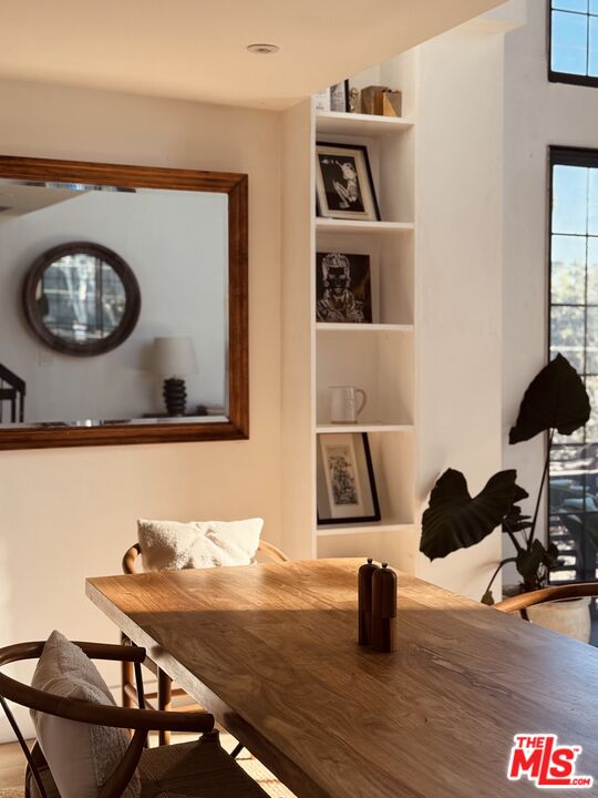 15146 Magnolia Blvd Unit: 1