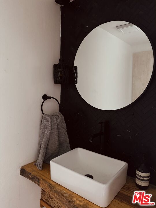 15146 Magnolia Blvd Unit: 1