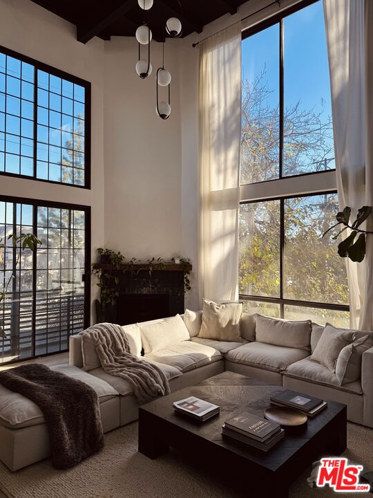 15146 Magnolia Blvd Unit: 1