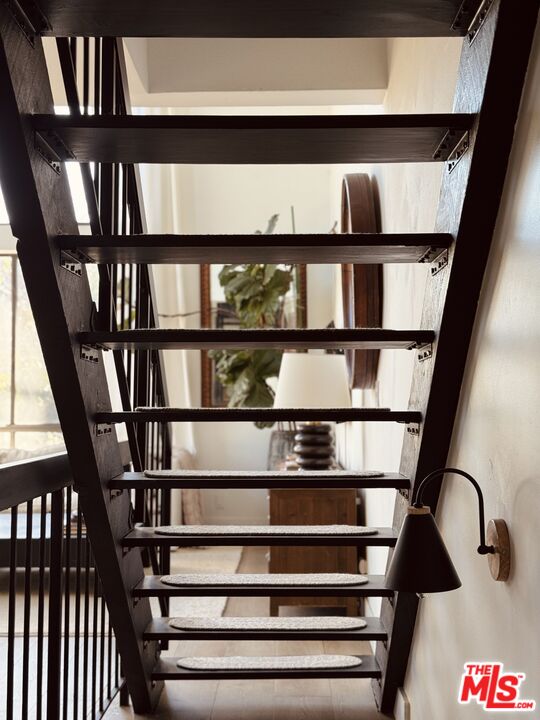15146 Magnolia Blvd Unit: 1