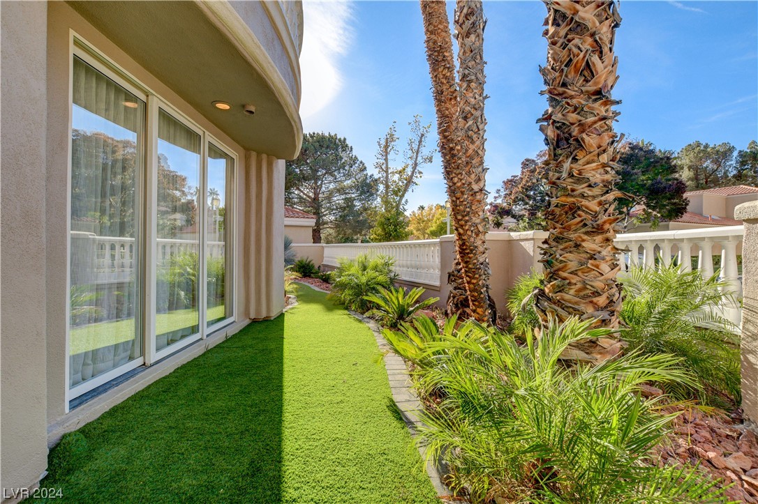 8225 Horseshoe Bend Lane