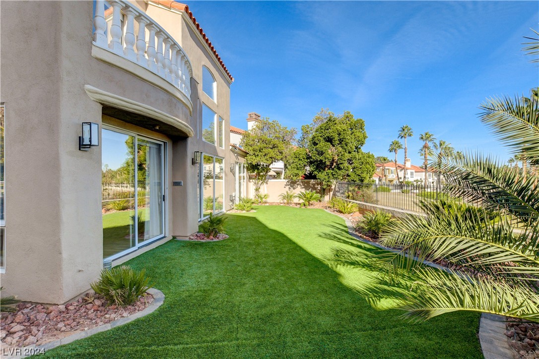 8225 Horseshoe Bend Lane