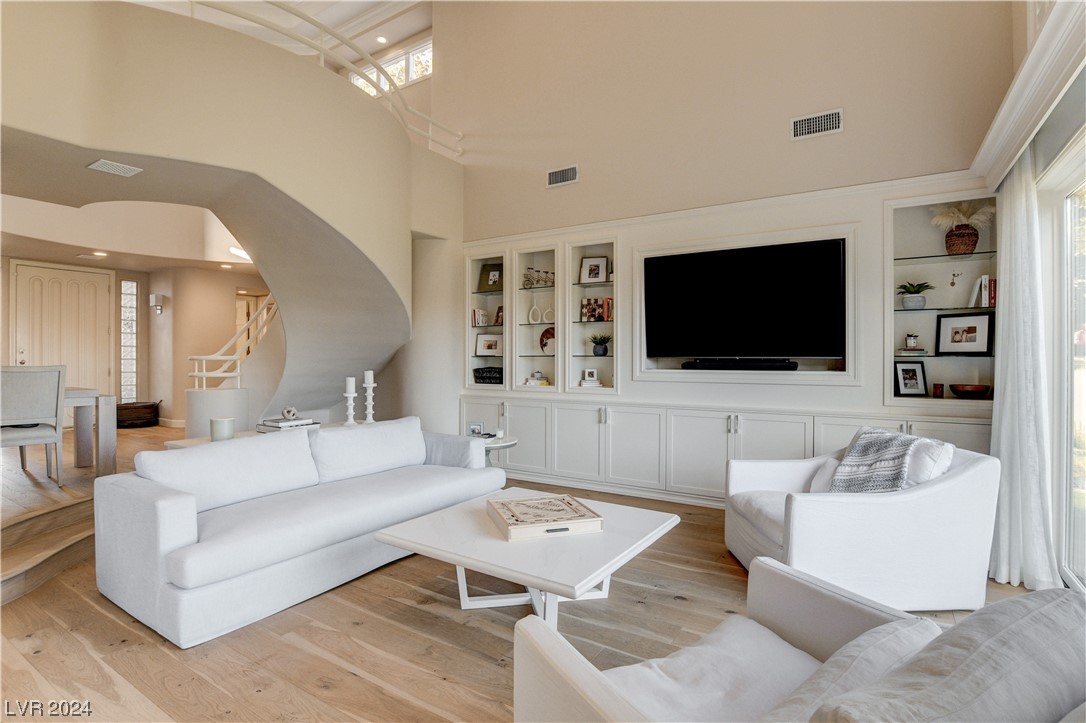 8225 Horseshoe Bend Lane