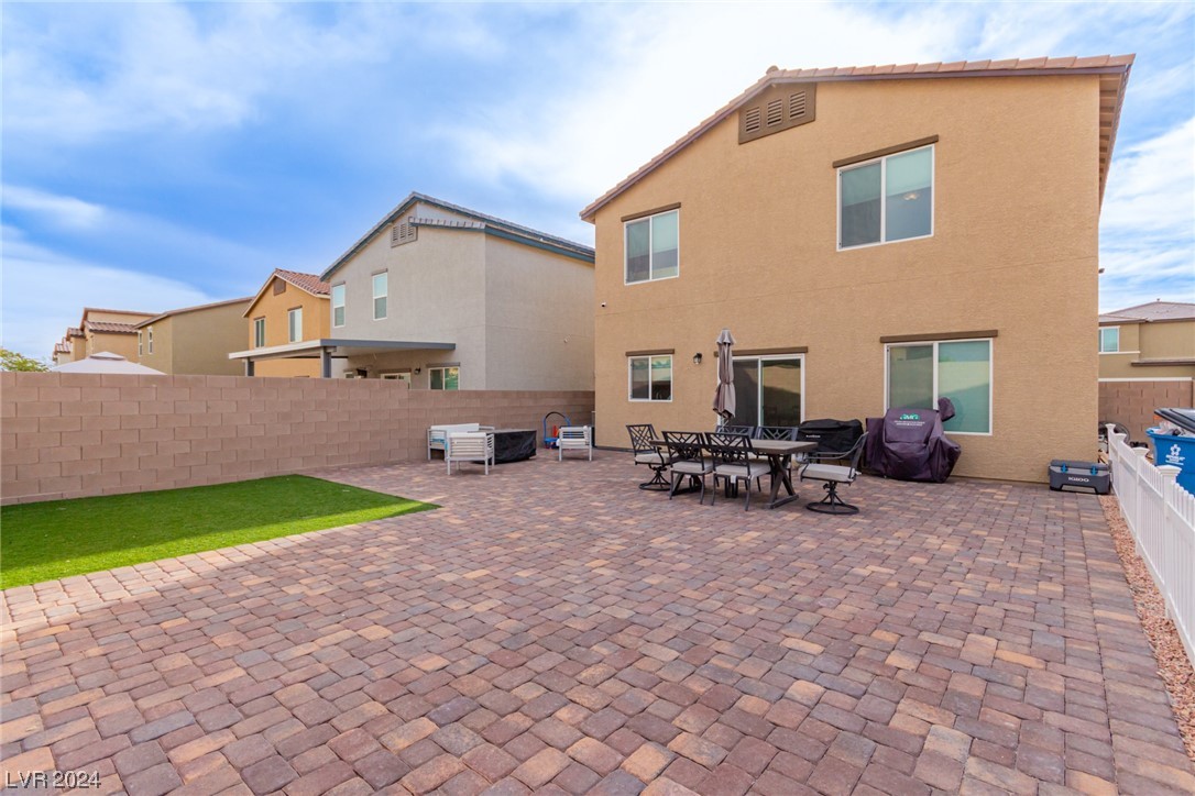 3848 Berenices Avenue