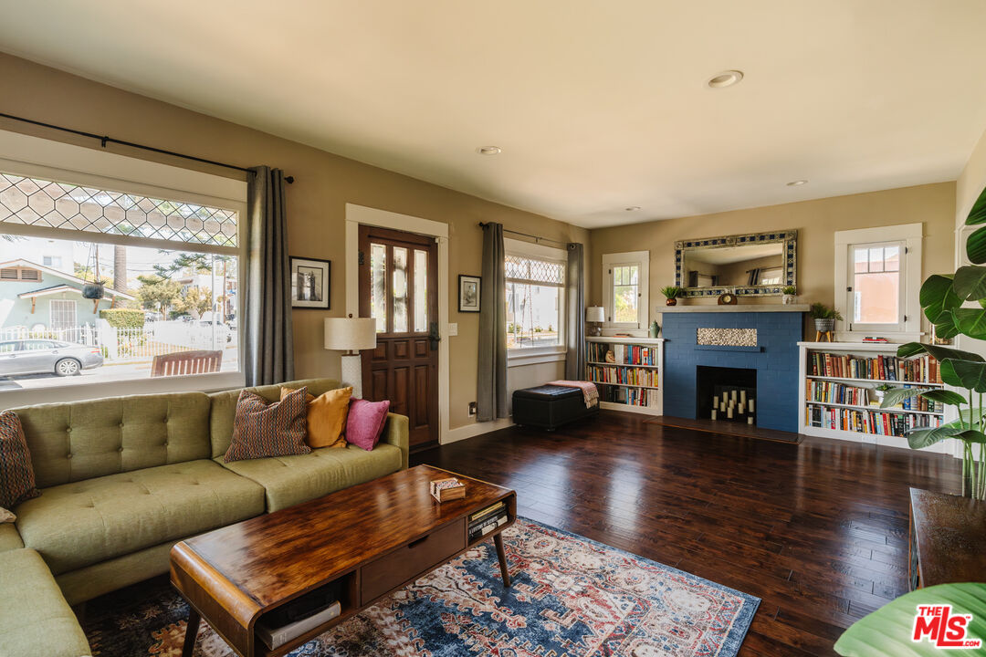 2216 W 28th St