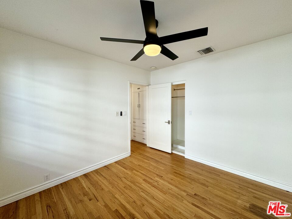 4555 Van Noord Ave