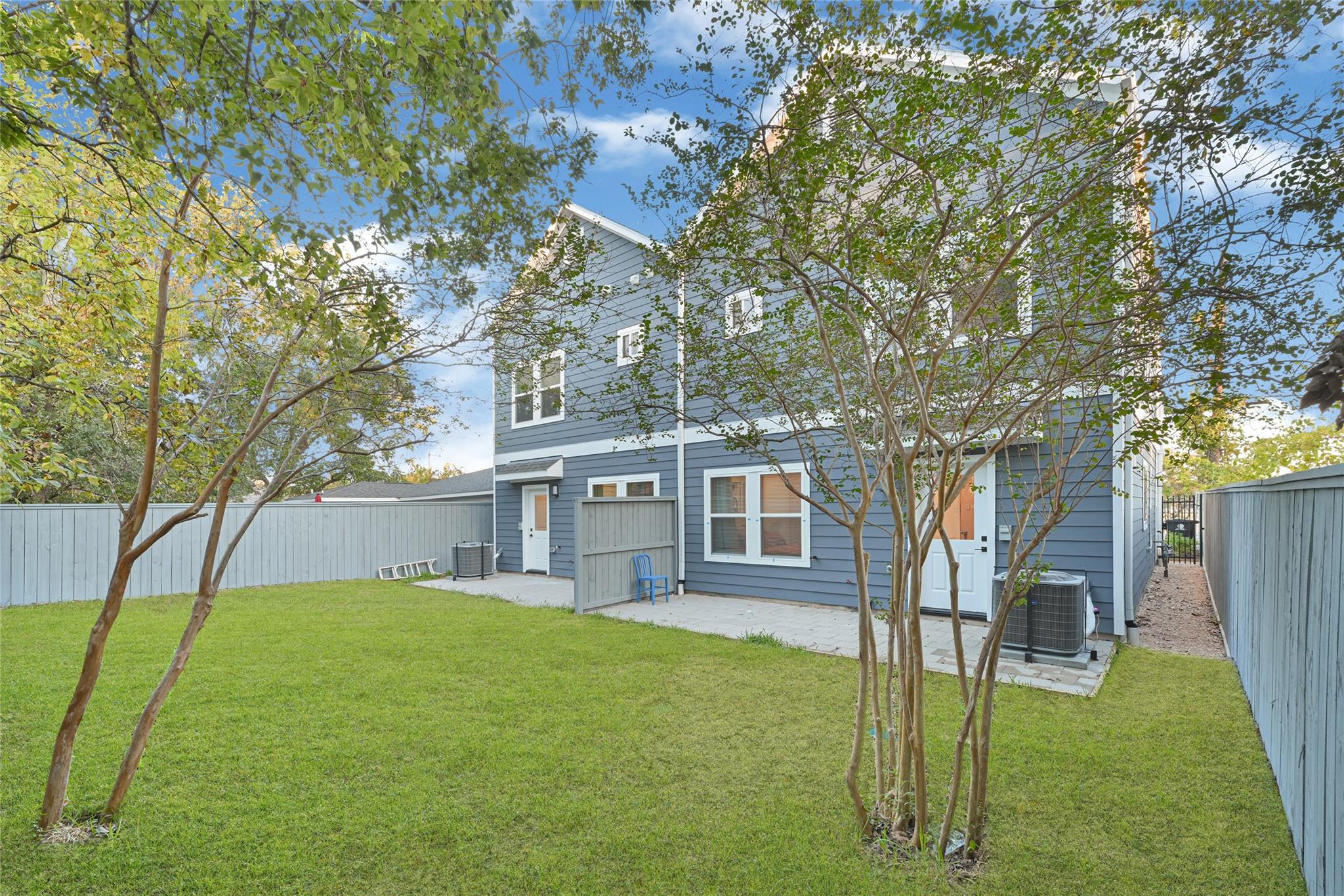 3833 Seabrook Street