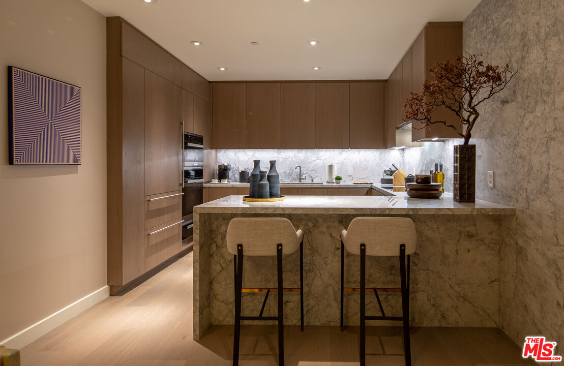 2025 Avenue Of The Stars Unit: 1201