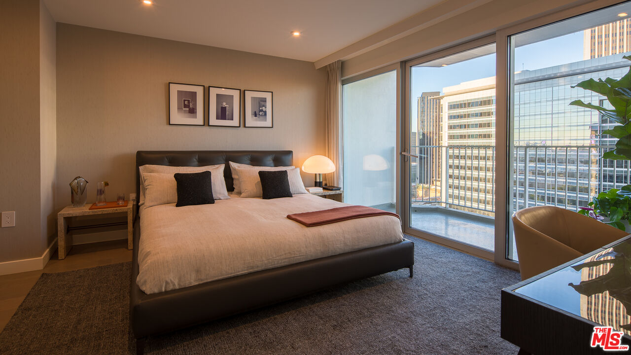 2025 Avenue Of The Stars Unit: 1201