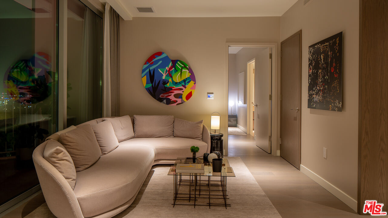 2025 Avenue Of The Stars Unit: 1201