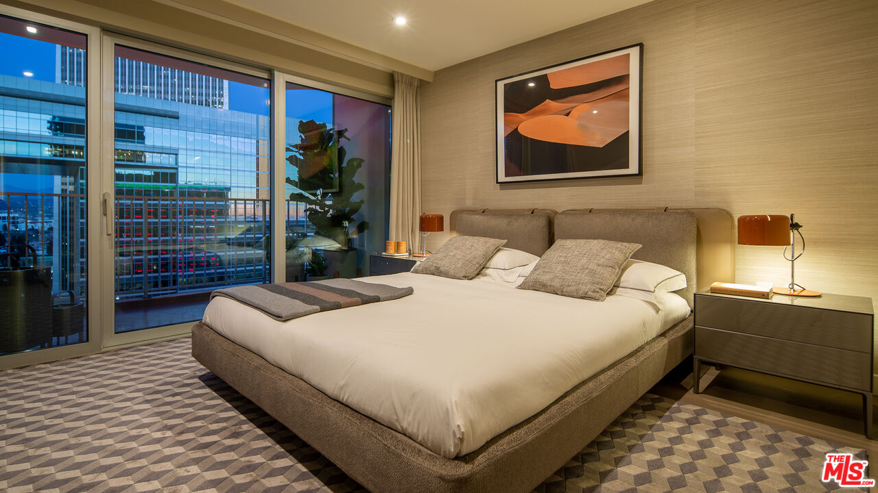 2025 Avenue Of The Stars Unit: 1201