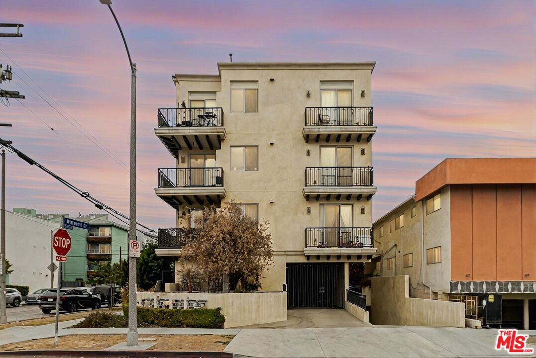 8520 Whitworth Dr Unit: 101