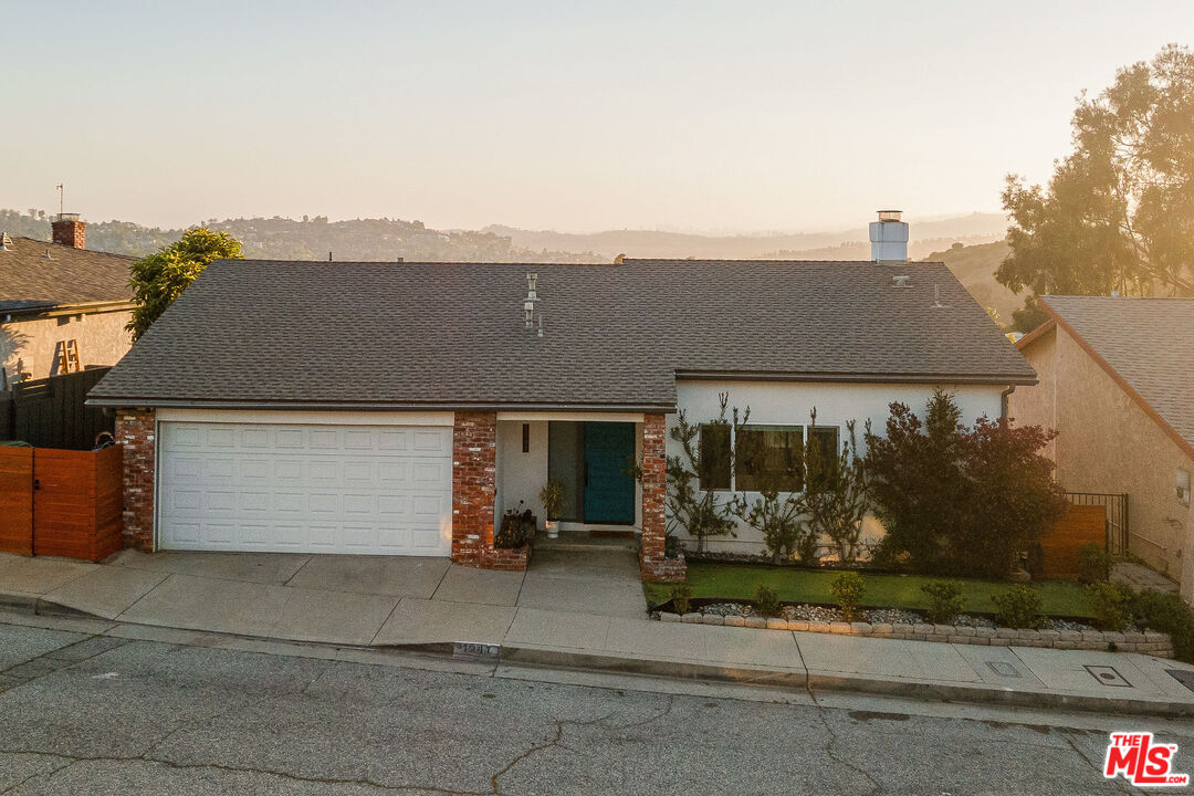 1941 Silverwood Ln