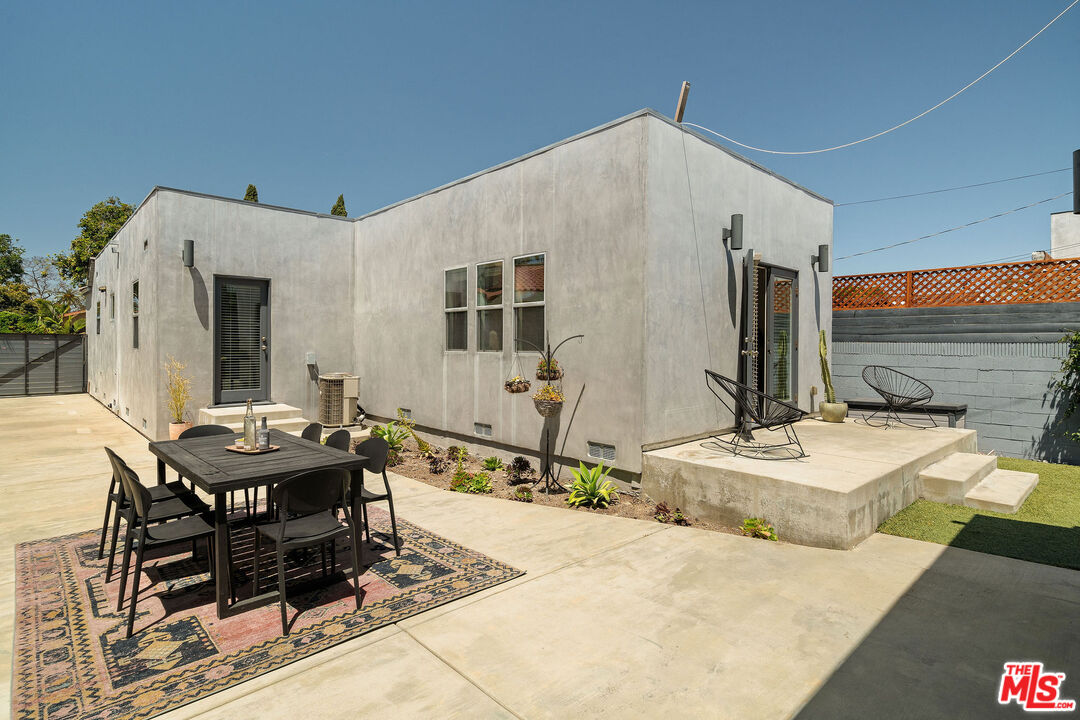 3054 Field Ave