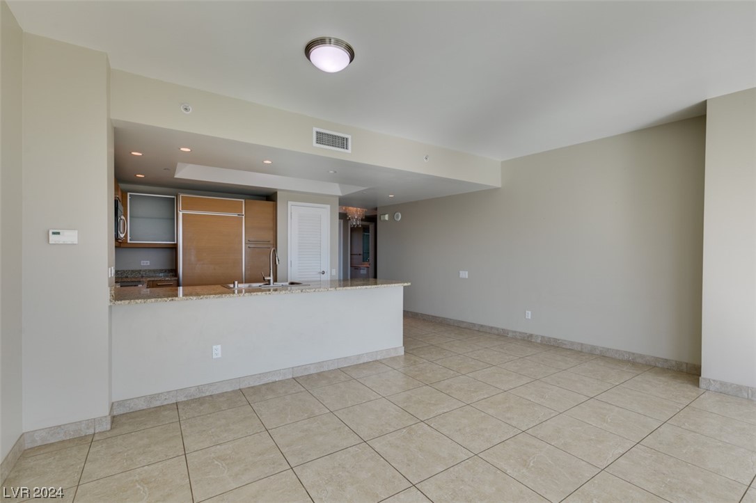 322 KAREN Avenue 2601