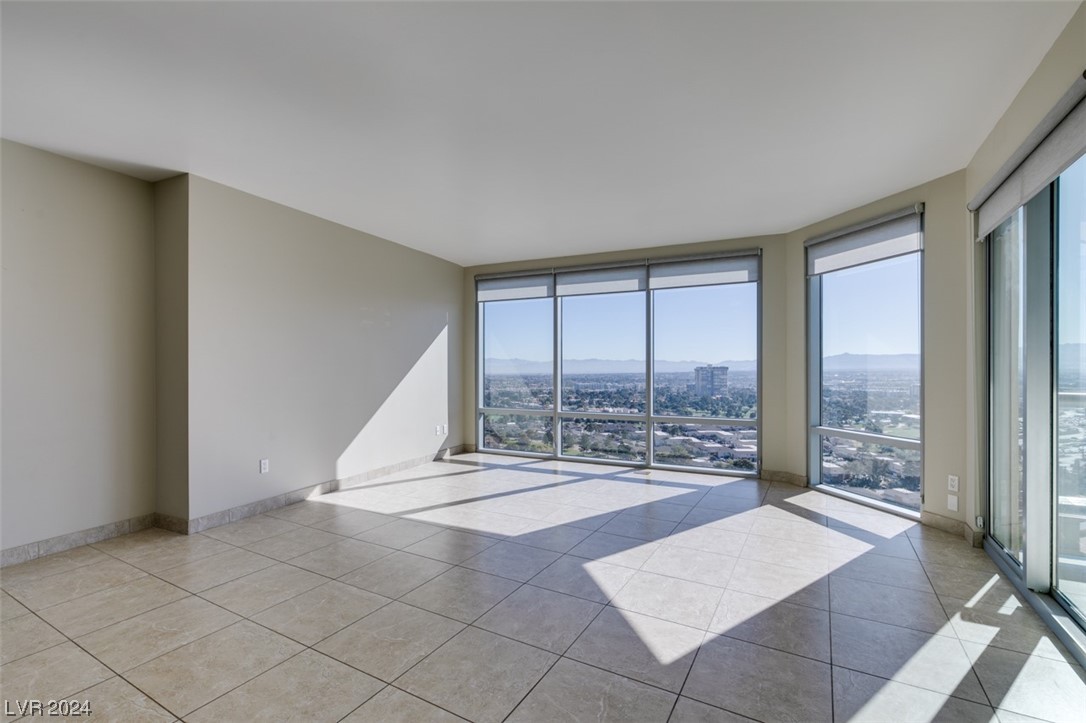 322 KAREN Avenue 2601