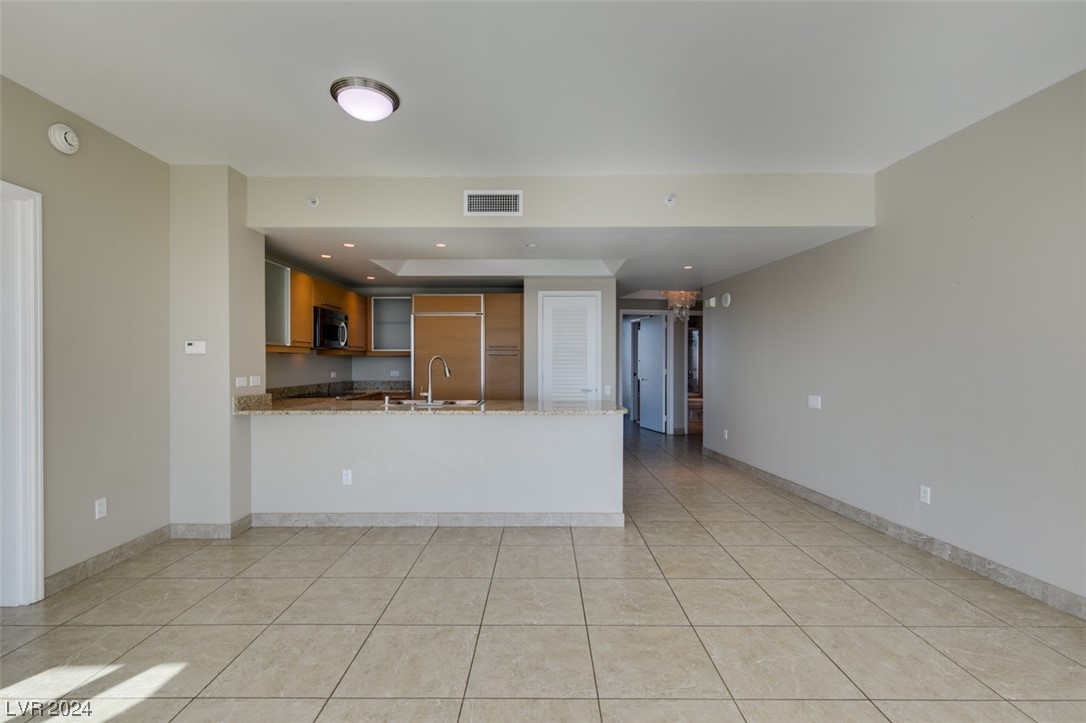 322 KAREN Avenue 2601