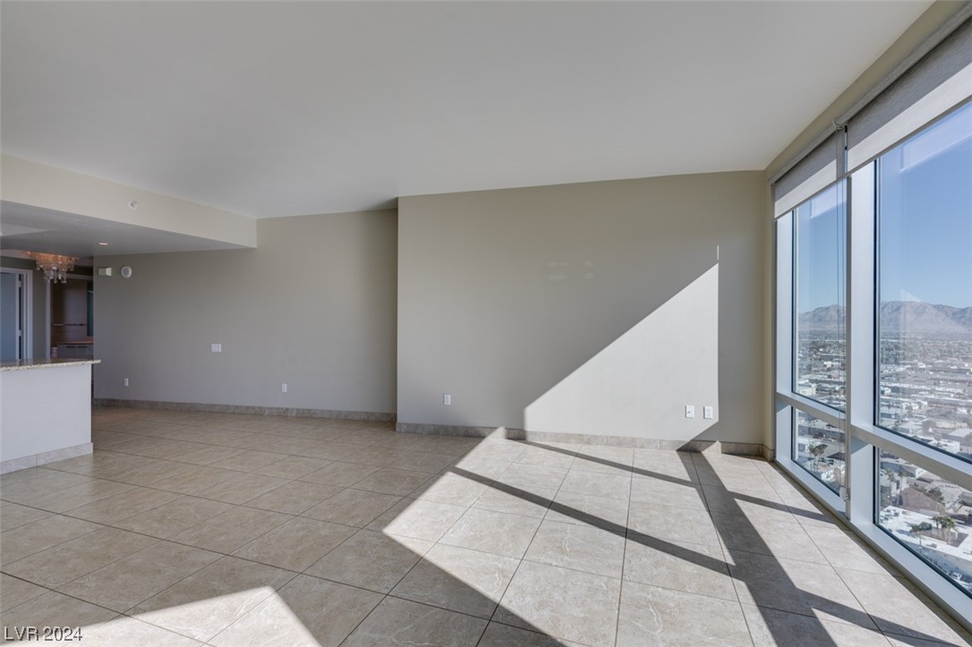322 KAREN Avenue 2601