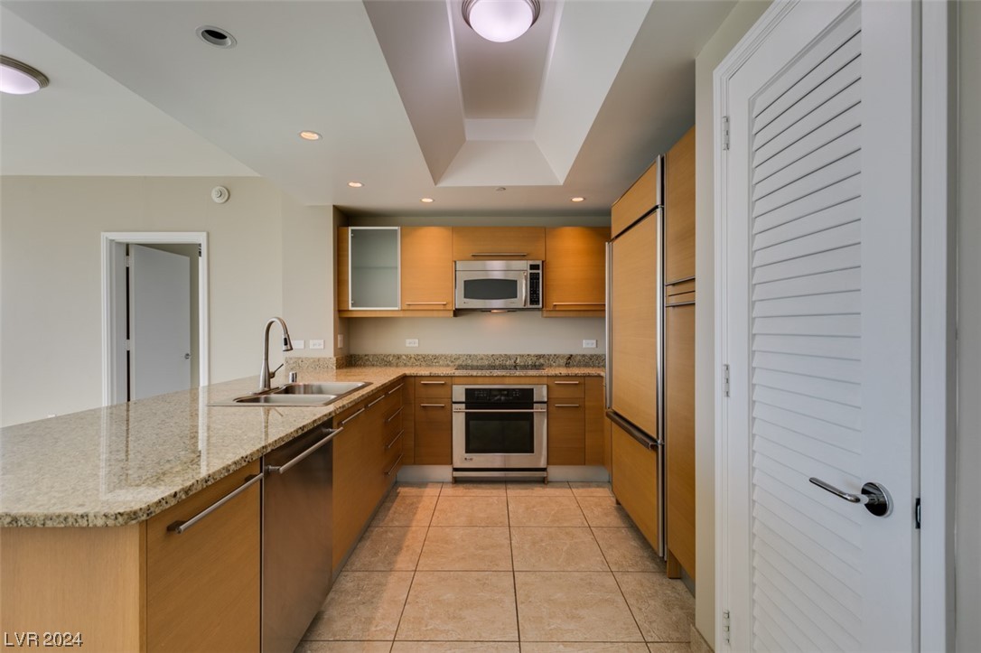 322 KAREN Avenue 2601