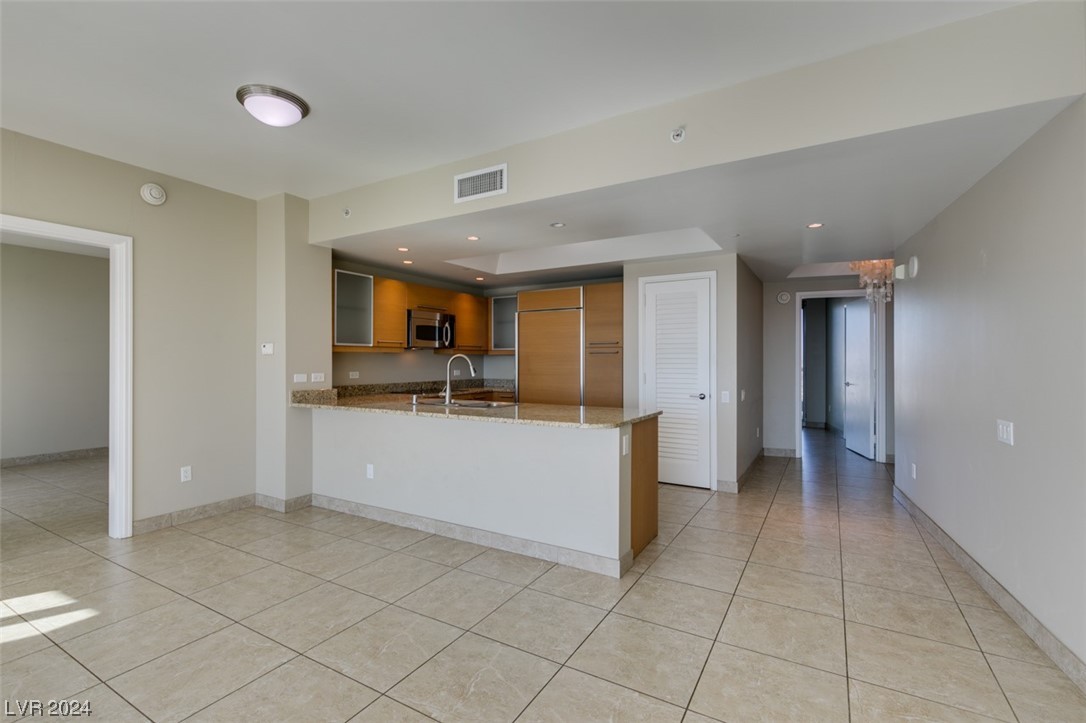 322 KAREN Avenue 2601