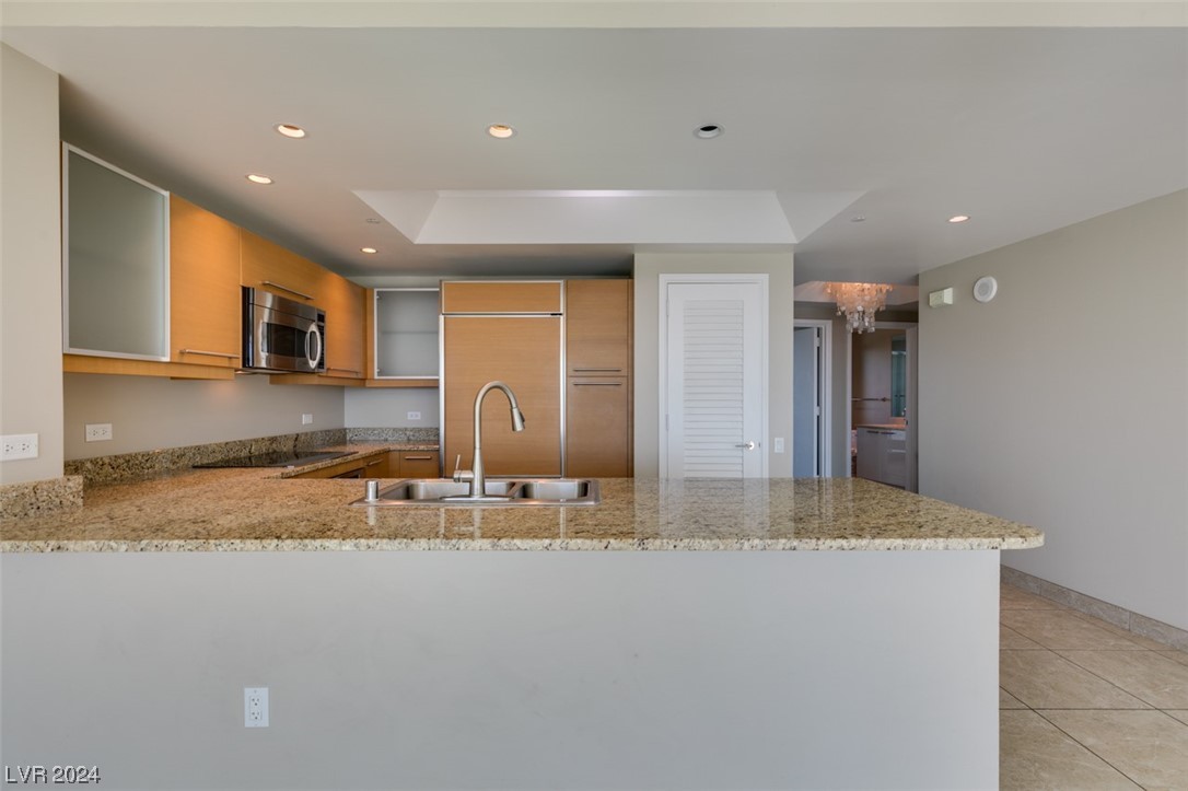 322 KAREN Avenue 2601