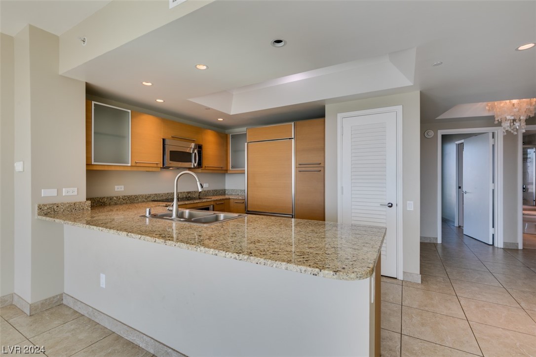 322 KAREN Avenue 2601
