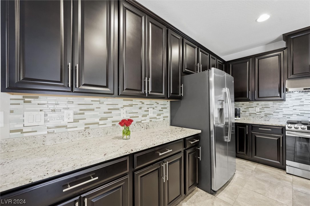 6037 Dover Palace Street