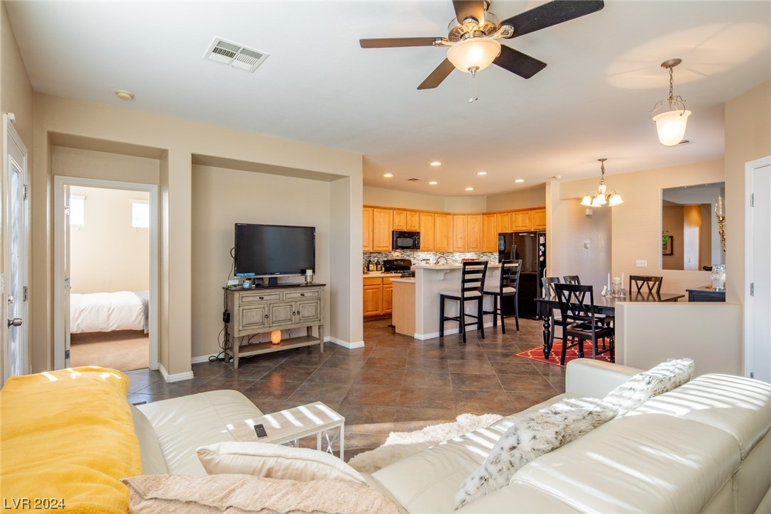 1076 Crescent Falls Street