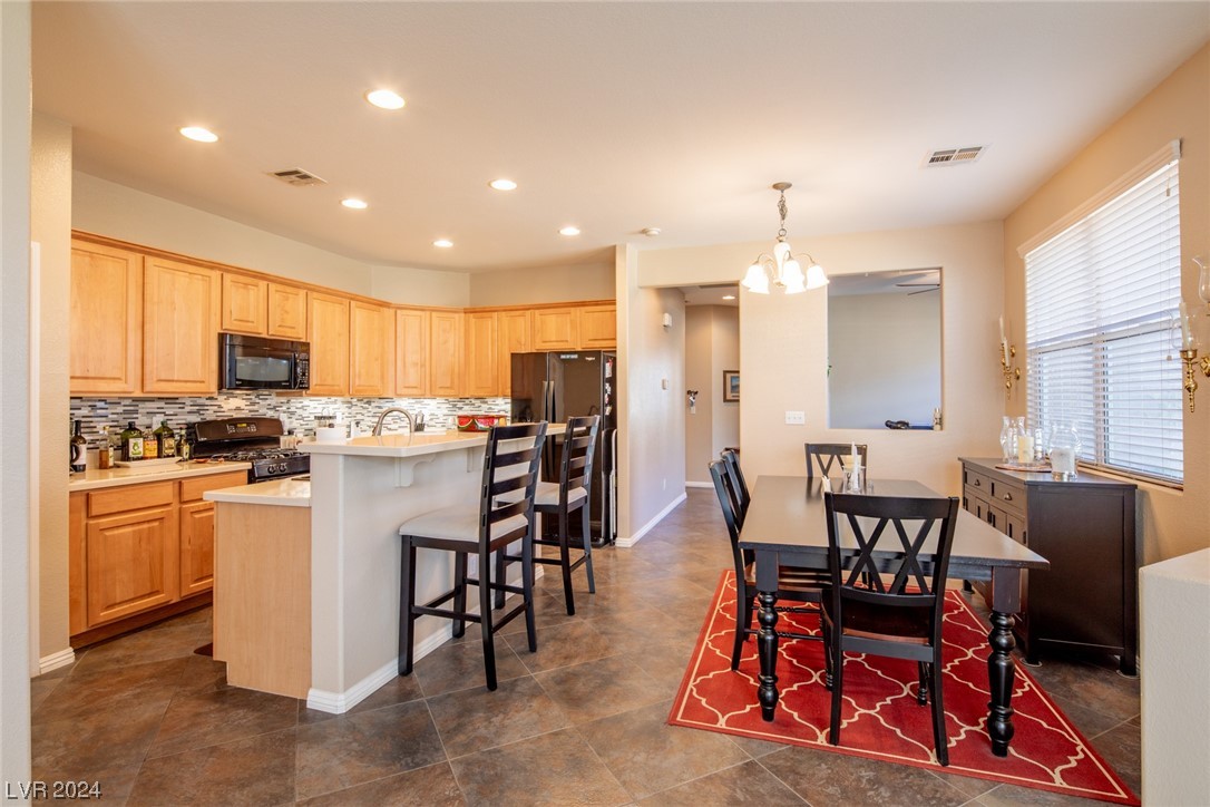 1076 Crescent Falls Street