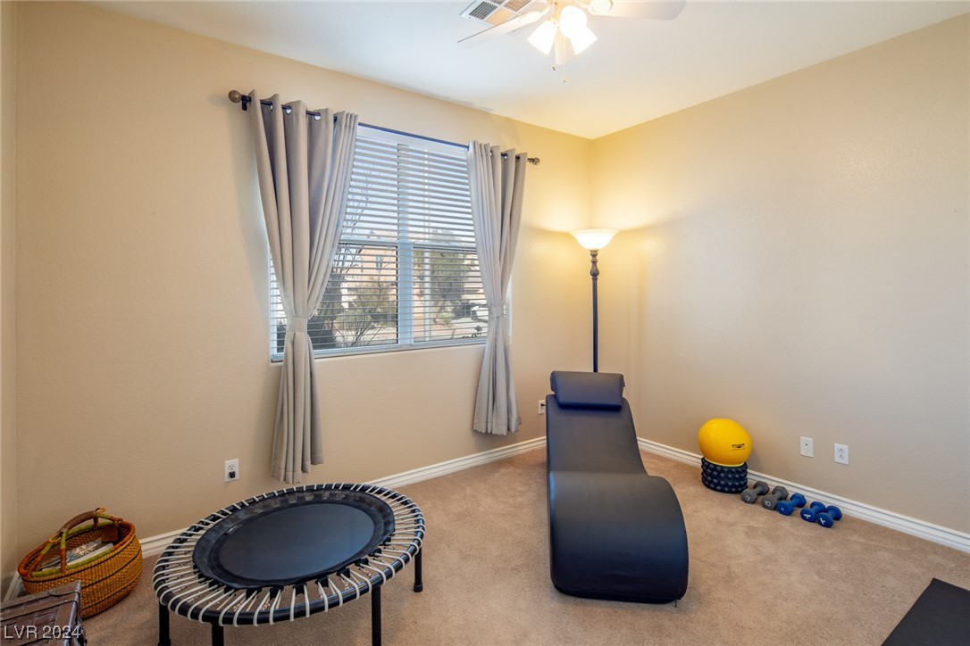 1076 Crescent Falls Street