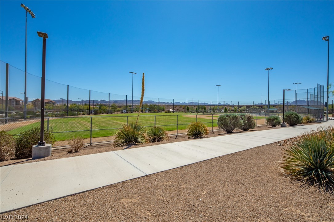 1076 Crescent Falls Street