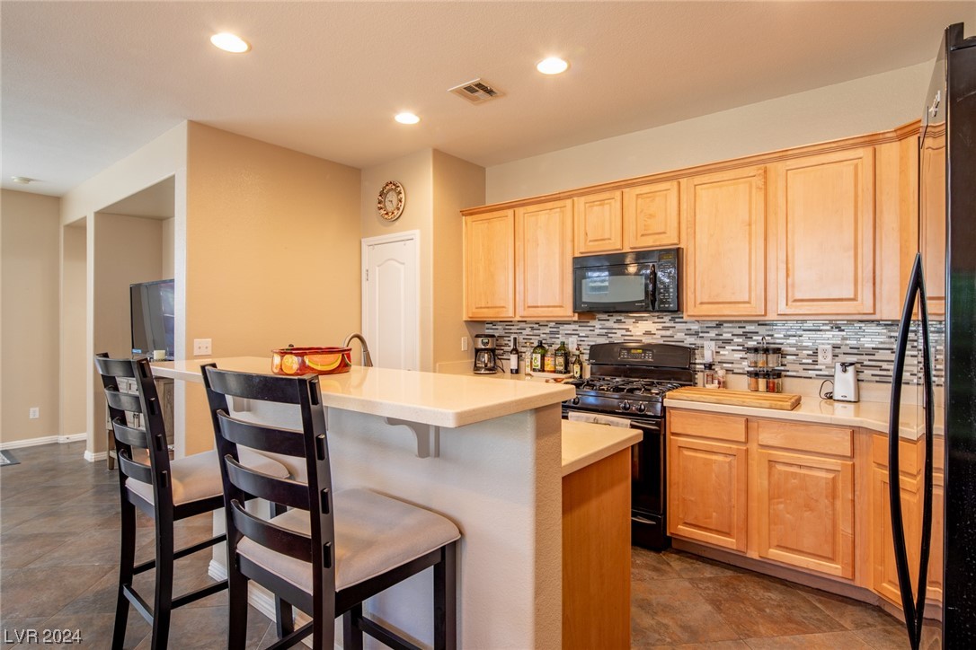 1076 Crescent Falls Street