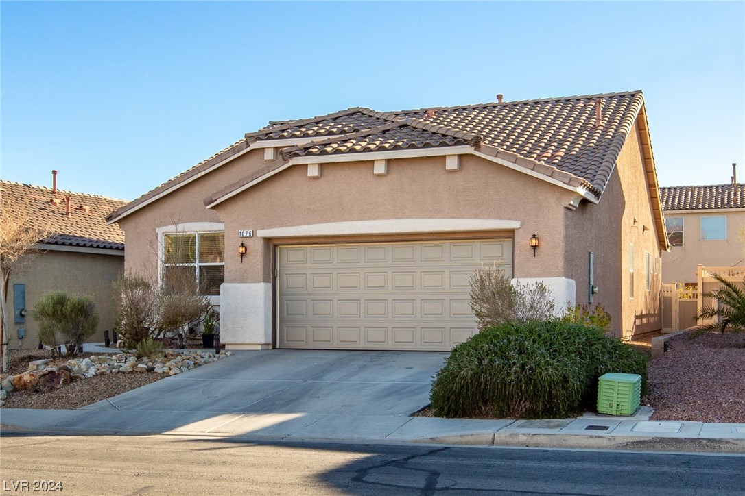 1076 Crescent Falls Street